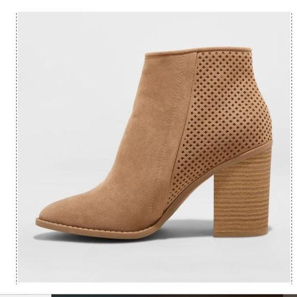 NWT Laser Cut Heeled Ankle Spring Booties-10/11 - Picture 2 of 5